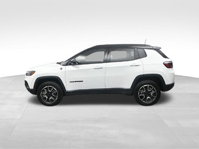 Used 2026 Jeep Compass Trailhawk AWD/4WD image 6