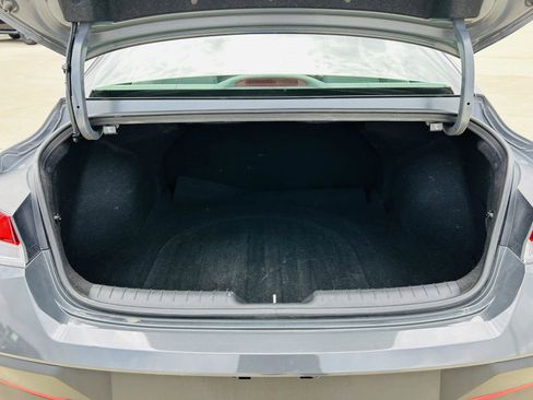 Used 2024 Hyundai Elantra SEL image 25