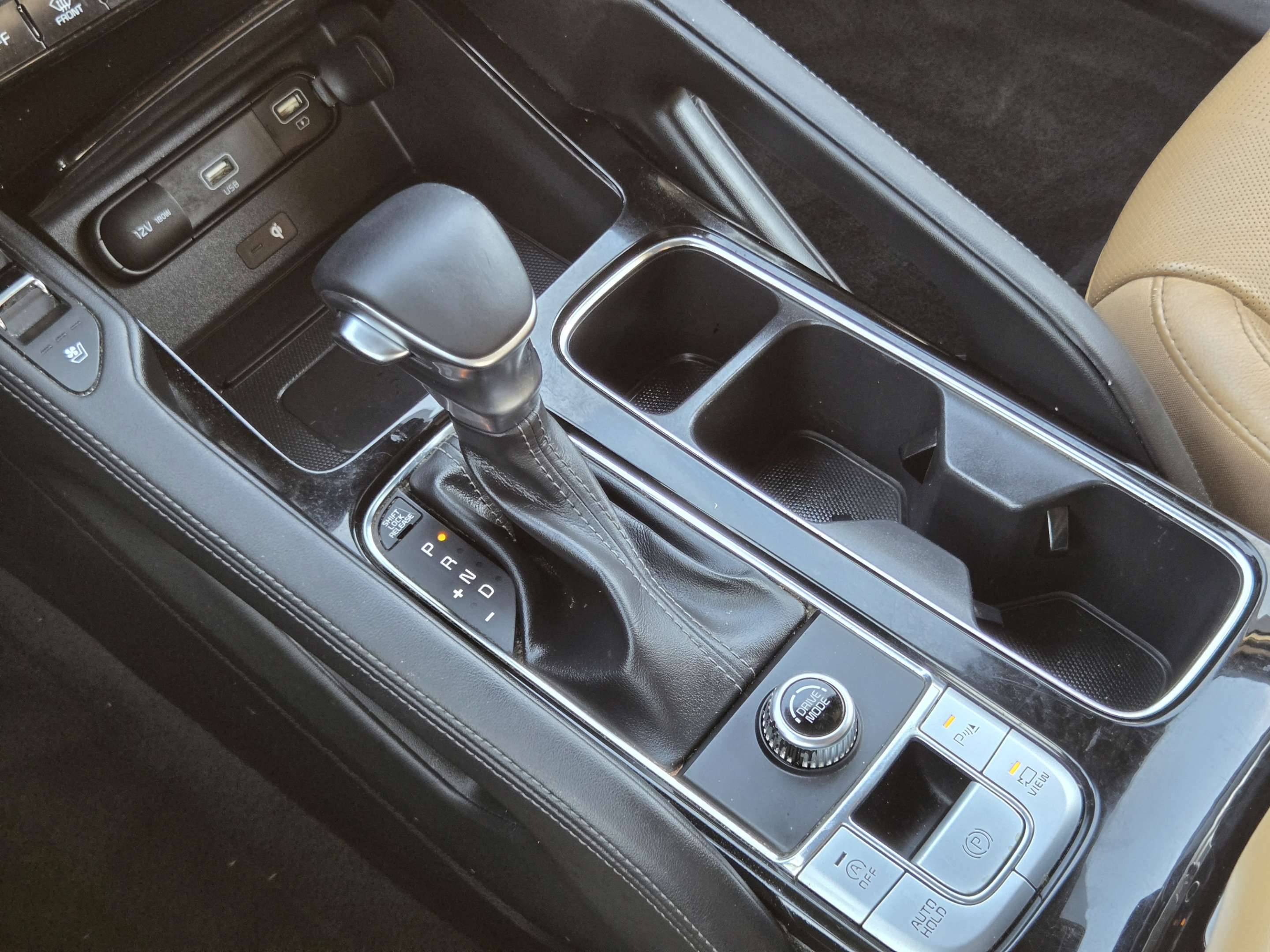Used 2020 Kia Telluride SX w/ Towing Package FWD image 16