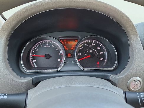 Used 2014 Nissan Versa FWD image 23