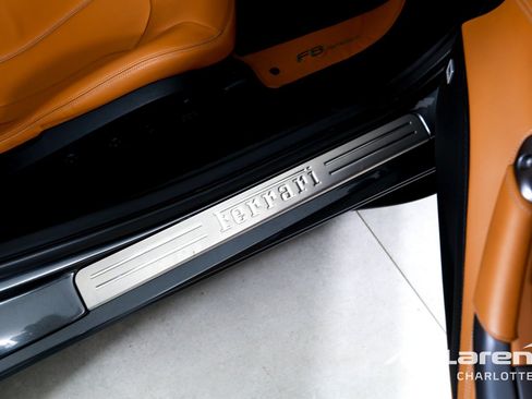 Used 2022 Ferrari F8 Tributo RWD image 22