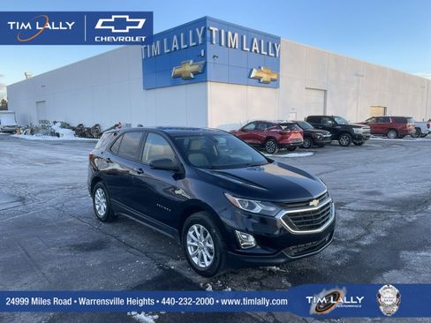 Used 2020 Chevrolet Equinox LS w/ LS Convenience Package image 1