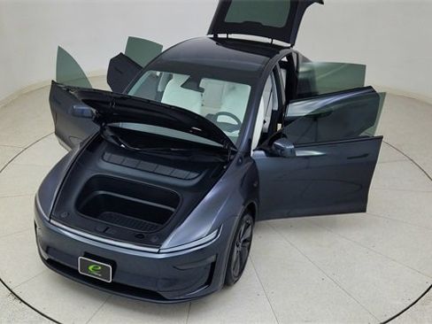 Used 2026 Tesla Model Y Long Range image 80