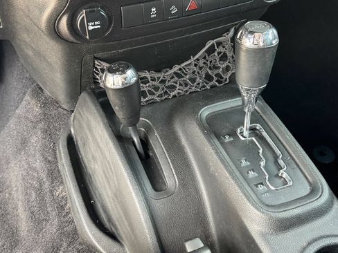 Used 2017 Jeep Wrangler Sport AWD/4WD image 22