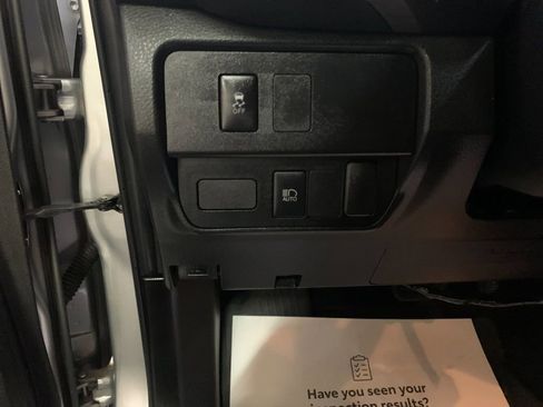 Used 2022 Toyota Tacoma SR5 w/ SR5 Appearance Package (SM) AWD/4WD image 31