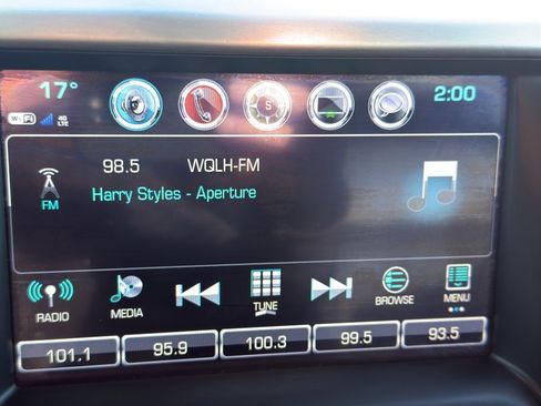 Used 2019 GMC Acadia SLT w/ LPO, Floor Liner Package image 18