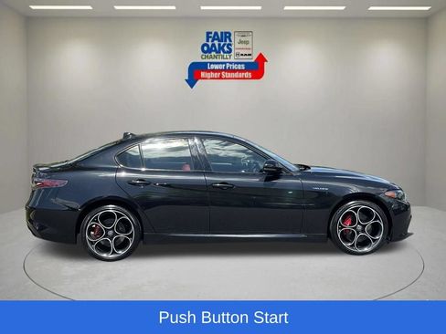 Used 2024 Alfa Romeo Giulia Veloce AWD/4WD image 6