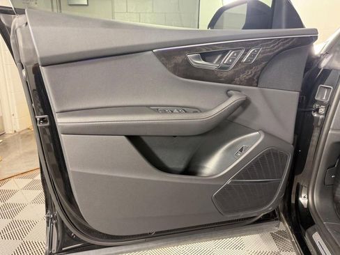 Used 2023 Audi Q8 Premium Plus image 12