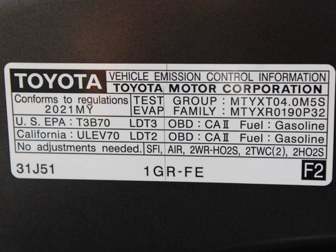 Used 2021 Toyota 4Runner SR5 RWD image 32