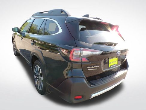 Used 2023 Subaru Outback Limited XT AWD/4WD image 4