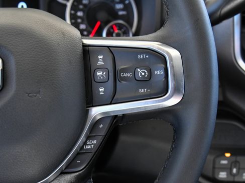 Used 2025 RAM 2500 Big Horn AWD/4WD image 33