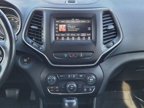 Used 2021 Jeep Cherokee Latitude Plus image 24