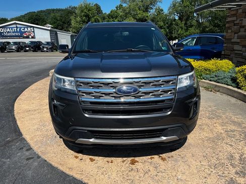 Used 2018 Ford Explorer XLT w/ Equipment Group 201A AWD/4WD image 2