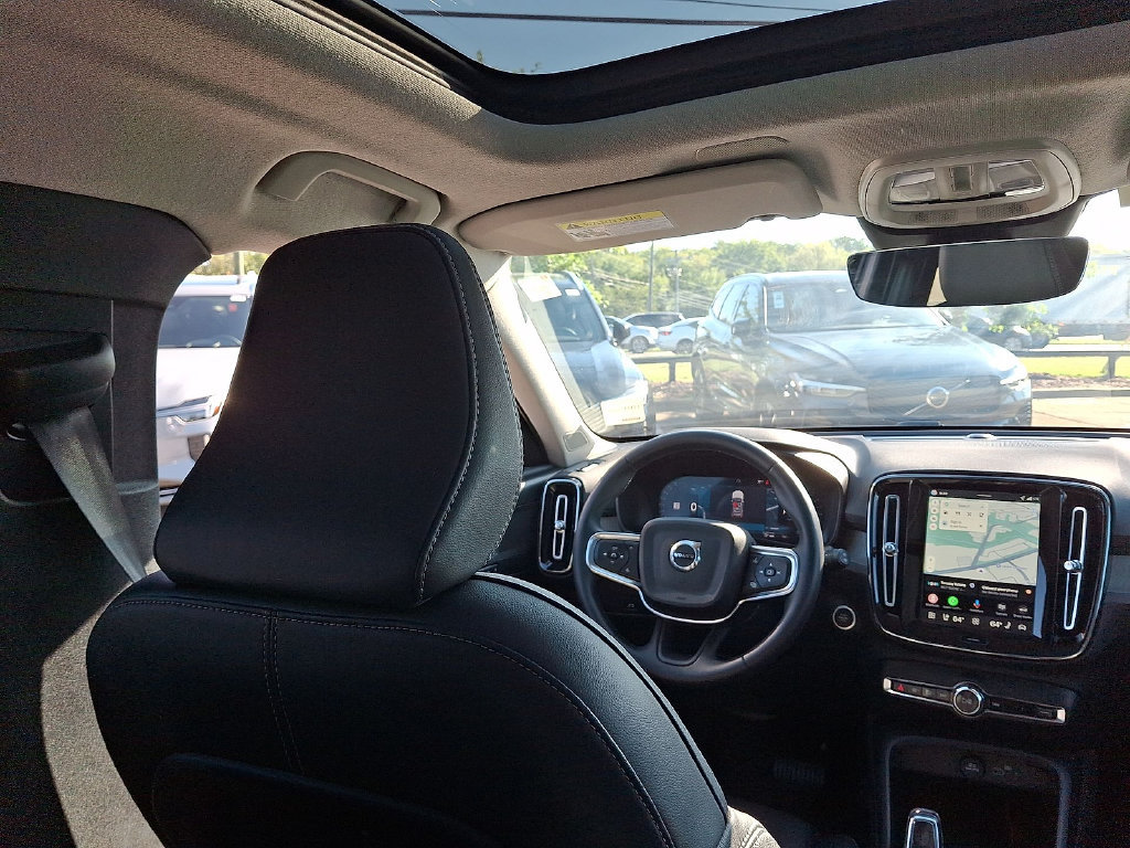 Certified 2026 Volvo XC40 B5 Plus AWD/4WD image 15