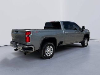 Used 2024 Chevrolet Silverado 2500 LTZ AWD/4WD video 3