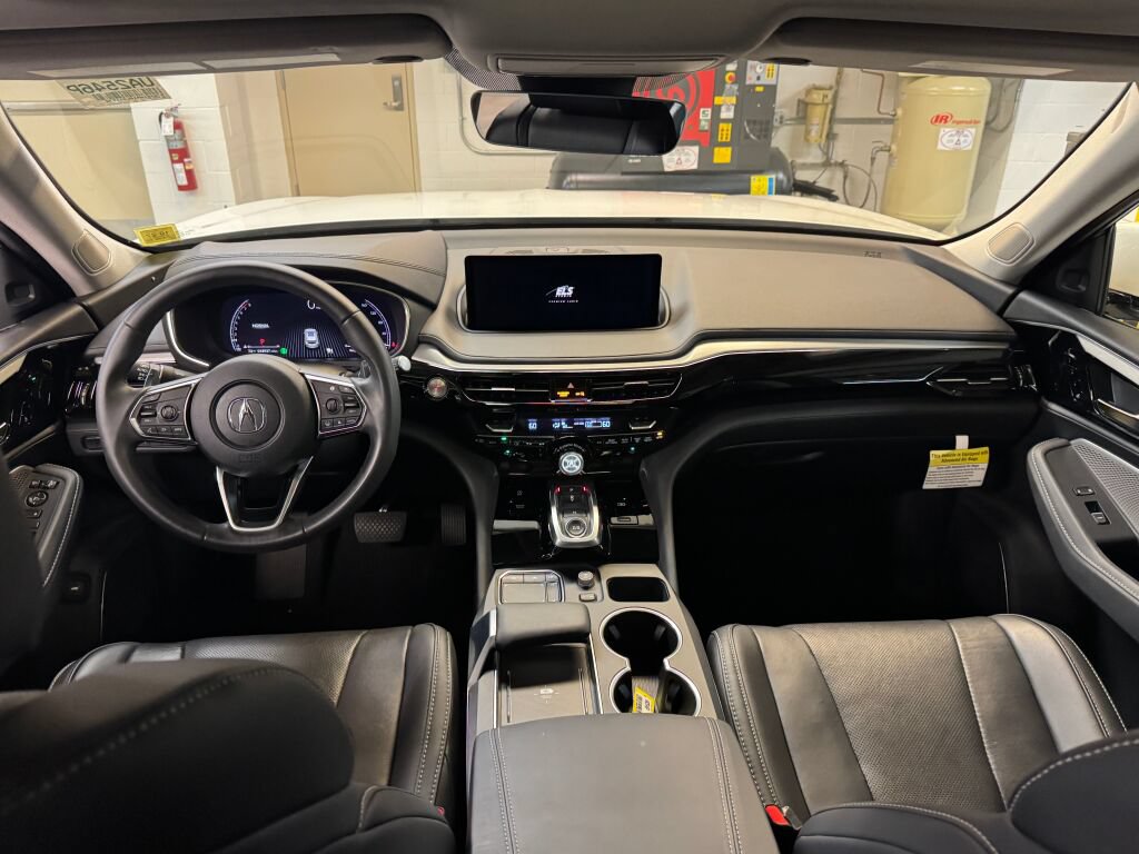 Certified 2024 Acura MDX w/ Technology Package AWD/4WD image 11