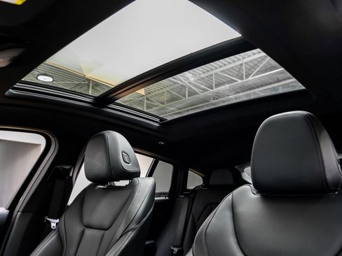 Used 2023 BMW X4 xDrive30i w/ M Sport Package image 5