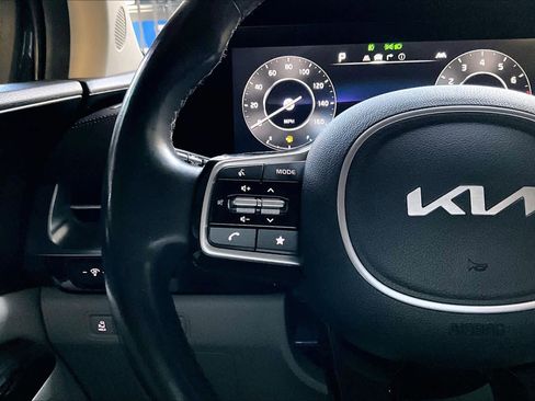 Used 2022 Kia Carnival SX Prestige image 23