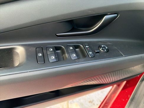New 2025 Hyundai Elantra SEL FWD image 30