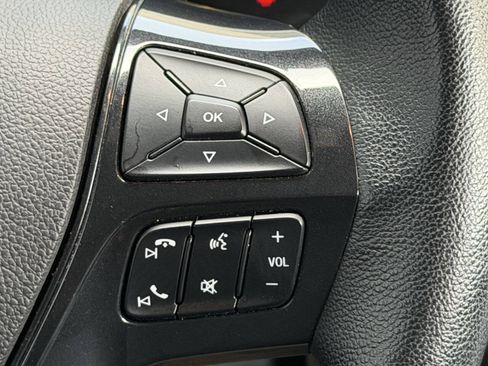 Used 2017 Ford Explorer XLT w/ Equipment Group 201A AWD/4WD image 25