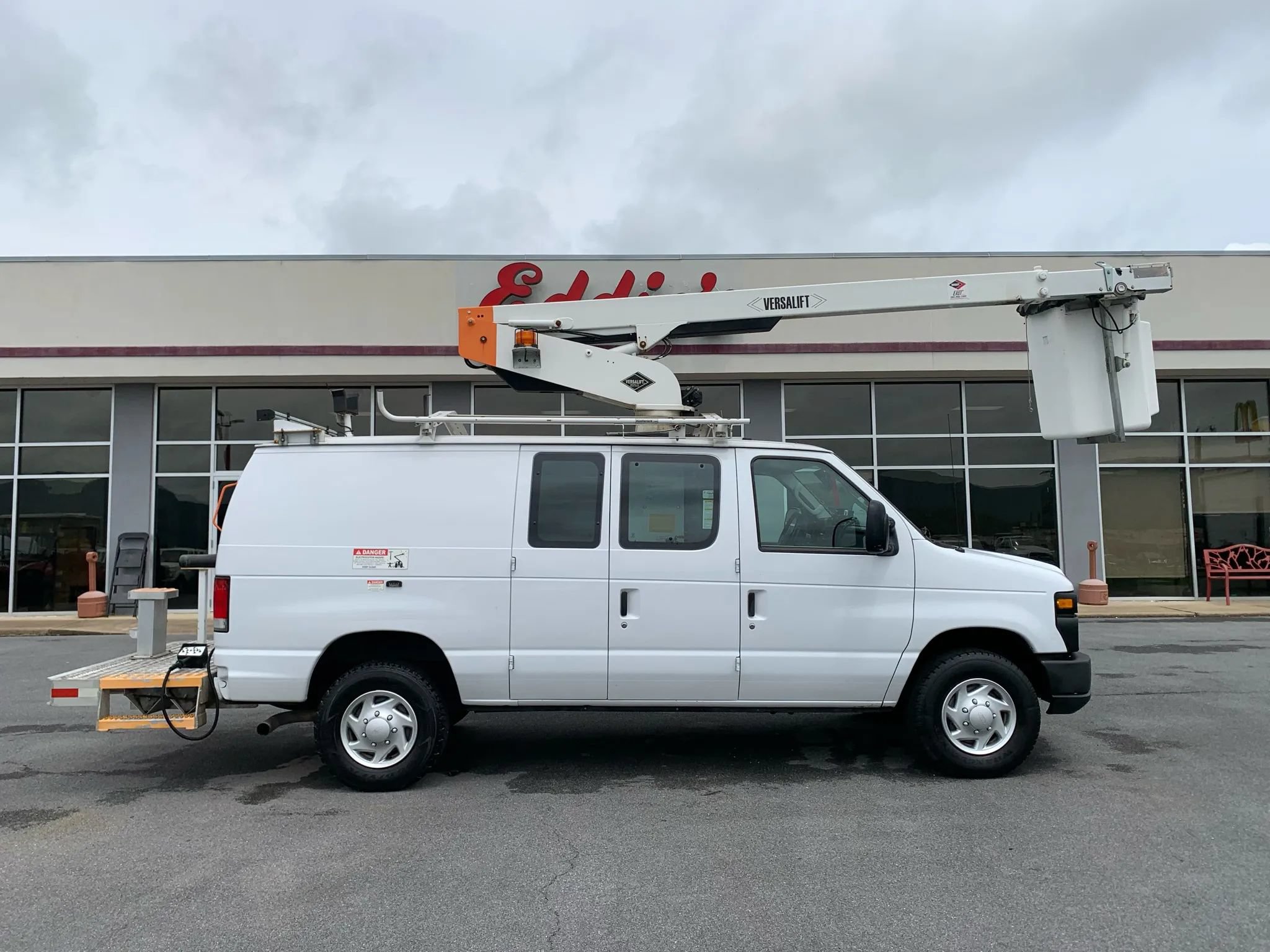 Used 2013 Ford E-350 and Econoline 350 Super Duty RWD image 46