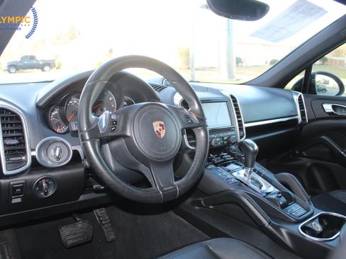 Used 2014 Porsche Cayenne Platinum Edition image 13