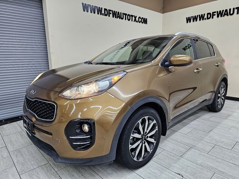 Used 2017 Kia Sportage EX image 3