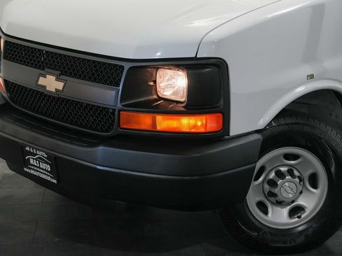 Used 2015 Chevrolet Express 2500 RWD image 10