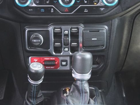 Used 2022 Jeep Wrangler Unlimited Rubicon 4xe w/ Cold Weather Group AWD/4WD image 20