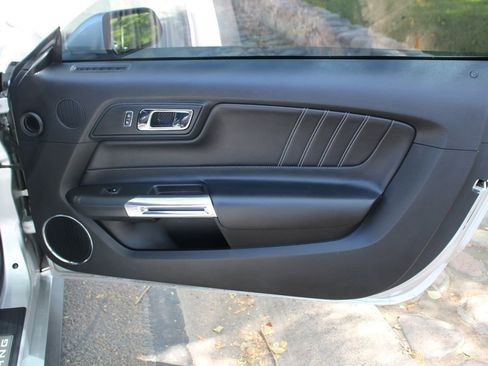 Used 2016 Ford Mustang GT Premium image 17