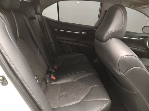 Used 2020 Toyota Camry XSE image 19