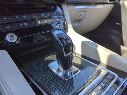 Used 2019 Jaguar F-PACE SVR image 10