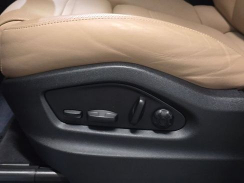 Certified 2025 Porsche Cayenne E-Hybrid Coupe AWD/4WD image 40