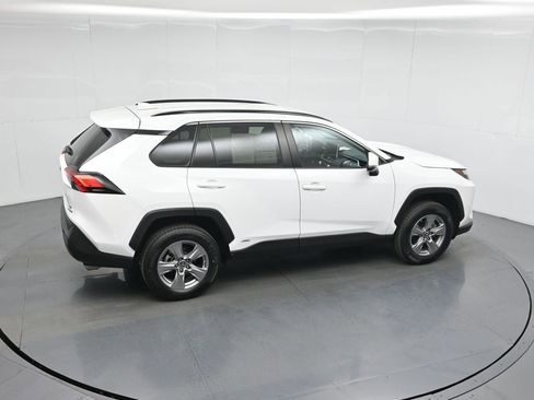 Used 2024 Toyota RAV4 LE image 39