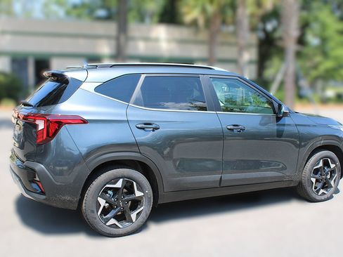 New 2026 Kia Seltos EX FWD image 6