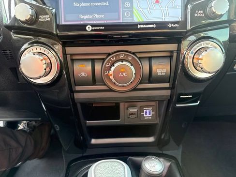 Used 2024 Toyota 4Runner TRD Off-Road Premium w/ Moonroof Package AWD/4WD image 32