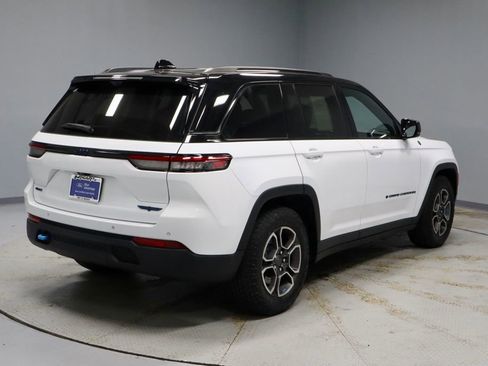Used 2022 Jeep Grand Cherokee Trailhawk w/ Luxury Tech Group III AWD/4WD image 12