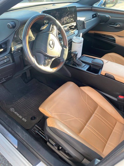Used 2022 Lexus ES 350 w/ Accessory Package FWD image 4