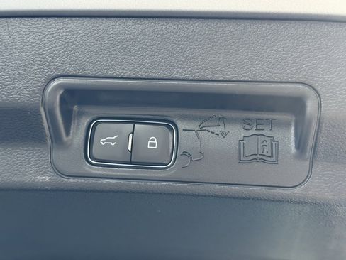 Used 2022 Ford Explorer Limited w/ Equipment Group 301A image 44