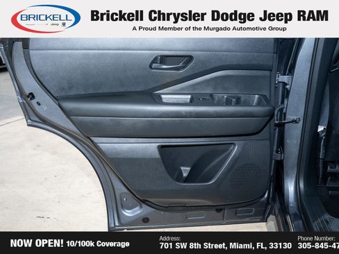 Used 2024 Nissan Pathfinder SV image 12