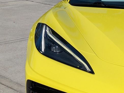 Used 2021 Chevrolet Corvette Stingray Premium Conv w/ Z51 Performance Package image 9