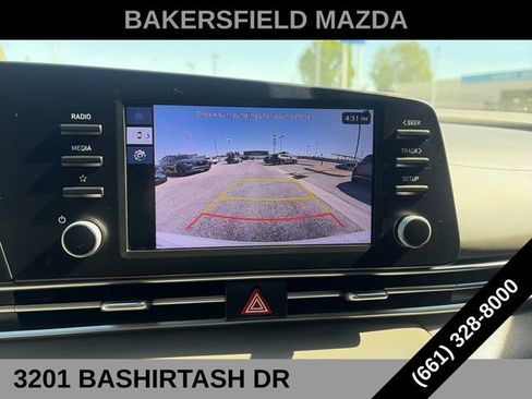 Used 2024 Hyundai Elantra SE FWD image 16