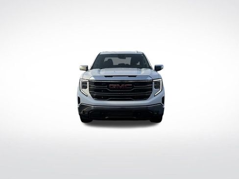Used 2024 GMC Sierra 1500 SLT image 2