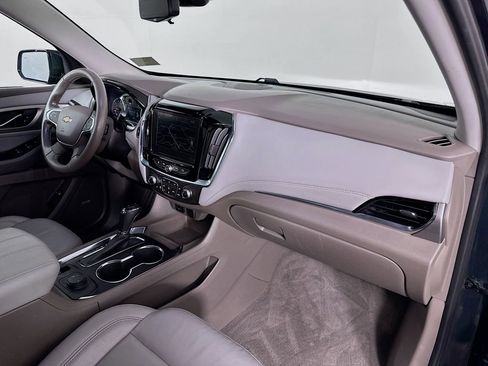 Used 2018 Chevrolet Traverse LT image 31