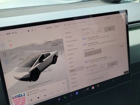 Used 2024 Tesla Cybertruck AWD Crew Cab image 30