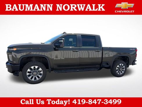 Used 2022 Chevrolet Silverado 2500 Custom w/ Custom Convenience Package AWD/4WD image 6