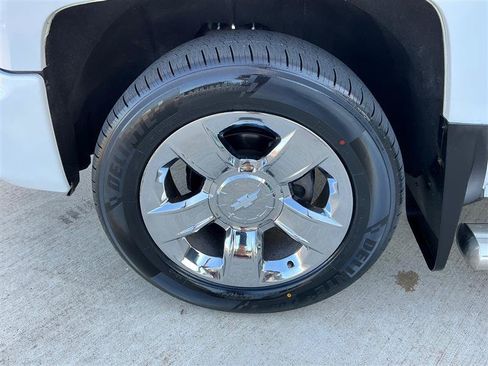 Used 2017 Chevrolet Silverado 1500 LTZ Z71 w/ LTZ Plus Package AWD/4WD image 25