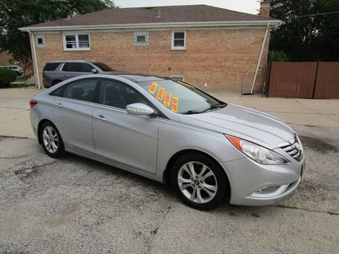 Used 2013 Hyundai Sonata Limited w/ Premium Pkg FWD image 18
