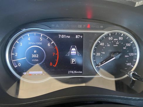 Used 2025 Nissan Versa SV FWD image 40