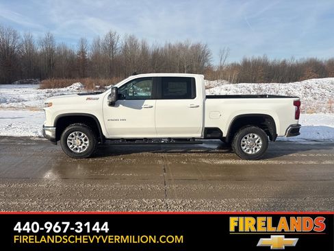 New 2026 Chevrolet Silverado 2500 LT image 2